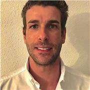 Graduado en Traducción e interpretación con experiencia en clases de inglés y árabe. Sevilla